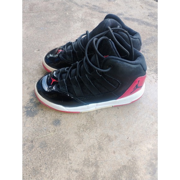 NIKE JORDAN MAX AURA (TD) Black Gym Red Sneakers AQ9215-006 Toddler Sz 11 c - Picture 1 of 6